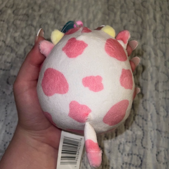 BNWT USA EXCLUSIVE 3.5” Valentine Evangelica Cow Clip Squishmallow - Picture 3 of 5